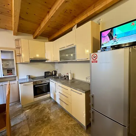 Old Town - Free Parking Apartment